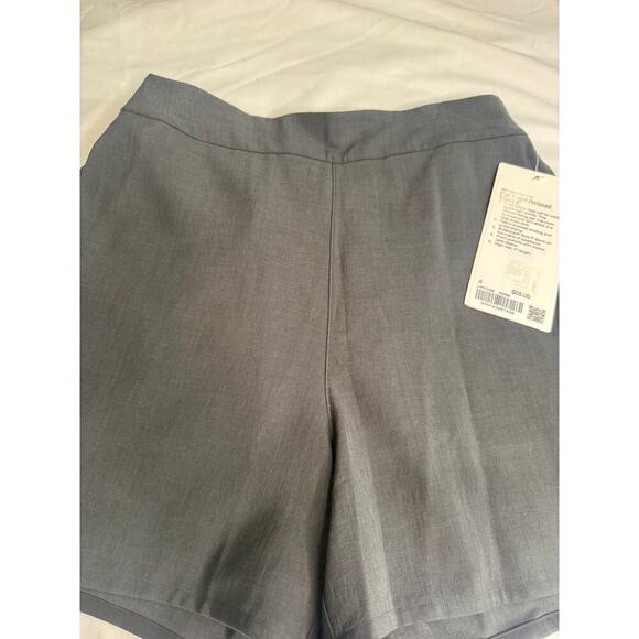 Lululemon Flat-Front Relaxed Short 4" - Picture 5 of 9